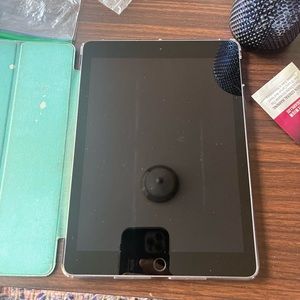 Apple I pad air 6th generation with 1st generation apple pen